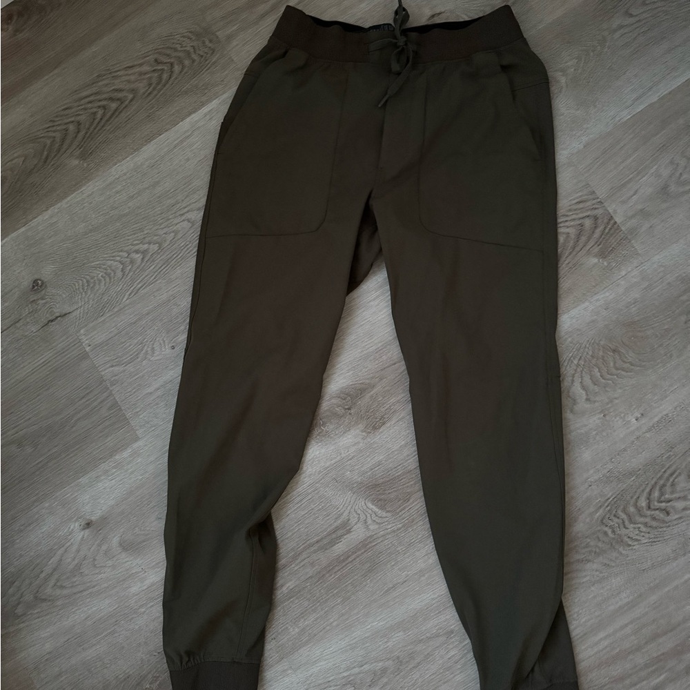 lululemon athletica Green Sweatpants with Elastic Waistband and Cuffs